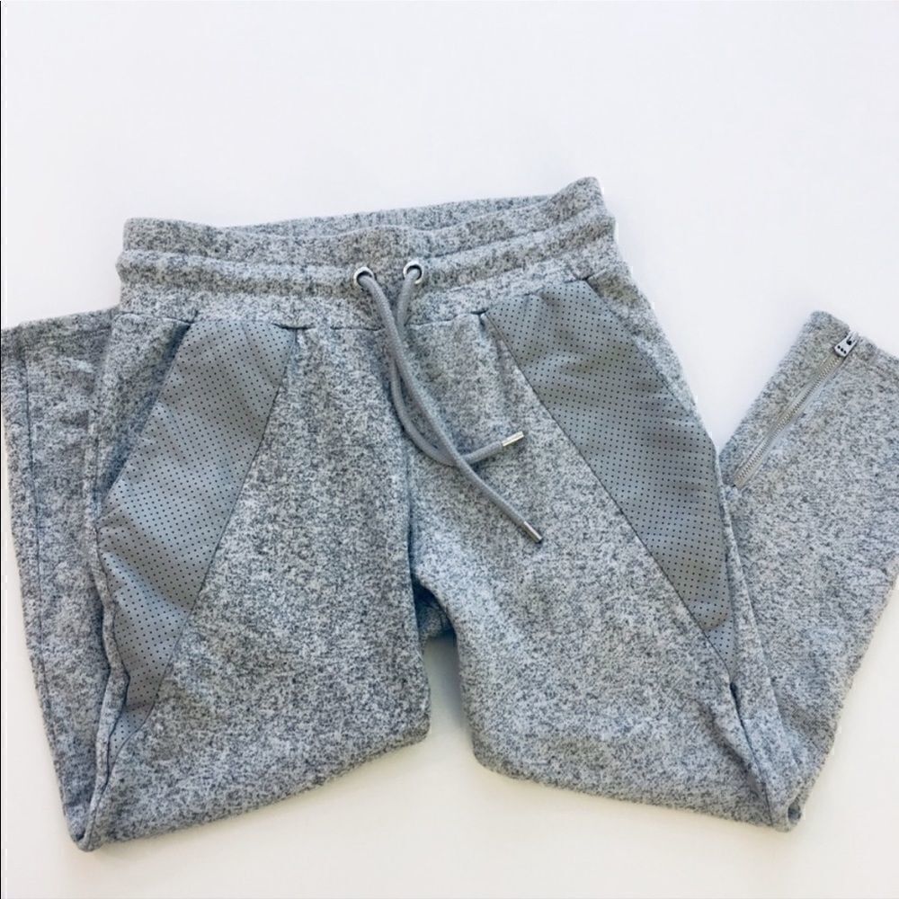 euc Lorna Jane cropped sweatpants sz xs gray